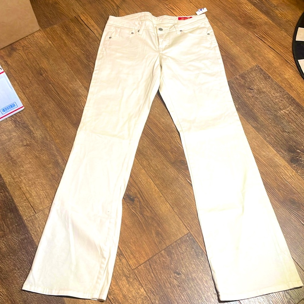 Seven jeans, size 32 color cream waist 16 inseam 32🖐🏻🖐🏻🖐🏻🖐🏻NWT
